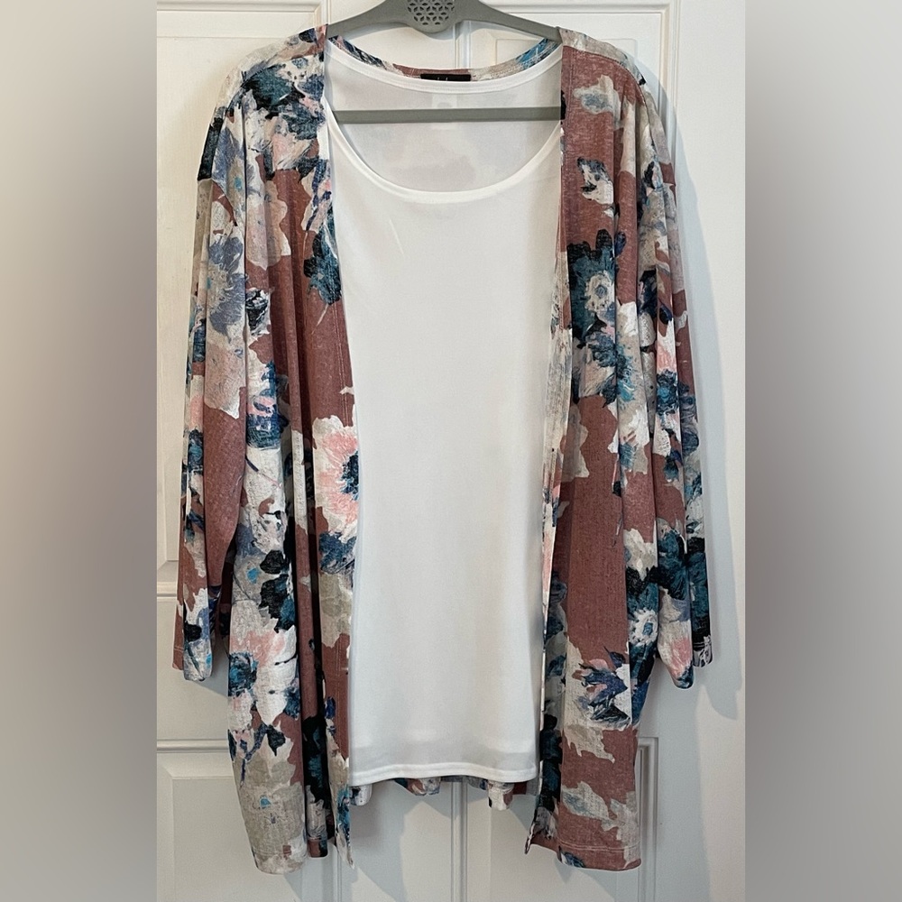 Violet B. Floral Cardigan Multicolor Flower Design and White Inner Top Size 5X